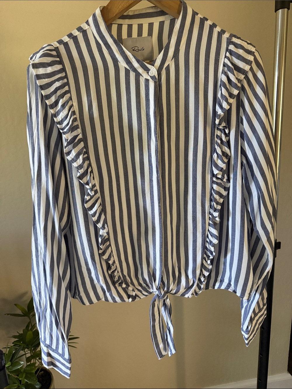 Rails White & Navy Striped Tie-Front Ruffle Blouse Size L - Picture 2 of 4